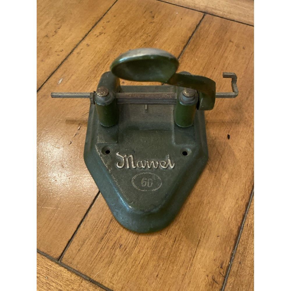 Vintage 1920s Marvel 60 2-Hole Punch Green Cast Iron Wilson-Jones Chicago USA
